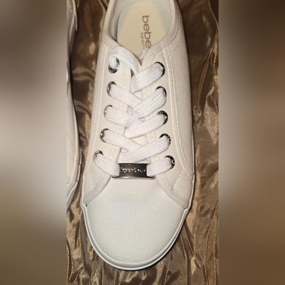 Used sneakers 💙 - Picture 2 of 6